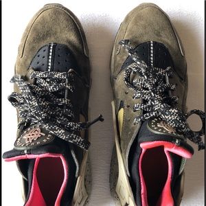 Nike Air Huarache Athletic Shoes